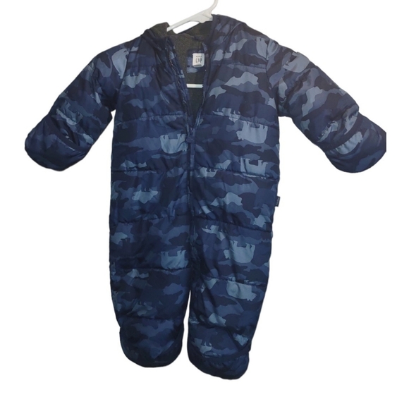 Gap Snowsuit| 6-12 months - Picture 1 of 6